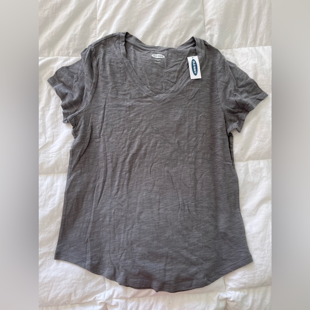 Old Navy “Everywear” V-Neck Tee Size Small, Gray